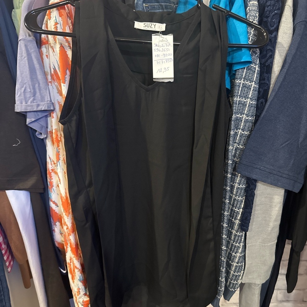 Suzy Shier • NWT Black V-Neck Tank Top - Picture 2 of 3